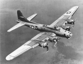 B-17 on bomb run.jpg